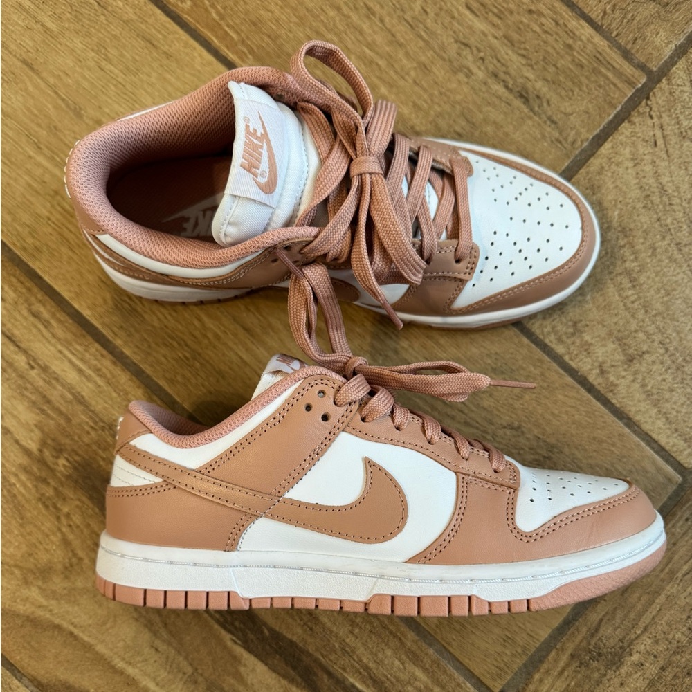 Womens Nike dunks in rose size 6